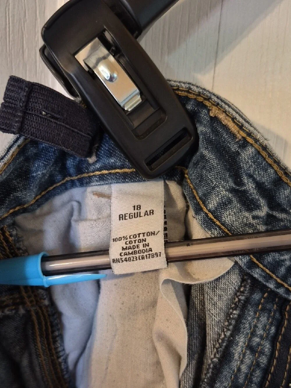 Old Navy Relaxed Fit Carpenter Jeans in Faded Blue